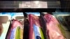 Paket daging impor dari Australia dijual di sebuah supermarket di Beijing, China, 15 Mei 2020. (Foto: dok).
