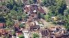Yogyakarta pasca gempa, 29 Mei 2006. (foto: AP)