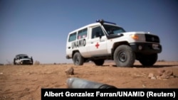 Un véhicule est garé près de Tobaya, au nord de Darfour, le 27 mars 2011.