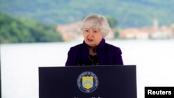 Waziri wa fedha wa Marekani Janet Yellen akifanya mkutano na waandishi wa habari kabla ya mkutano wa mawaziri wa fedha wa G7 katika mji wa Stresa, Italy, Mei 23. Picha ya Reuters