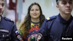 الکساندرا اسکوچیلنکو، هنرمند و موزیسین ۳۳ ساله روس