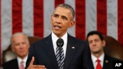 Presiden Barack Obama menyampaikan Pidato Kenegaraan di hadapan para anggota Kongres di Gedung Capitol, Washington DC (12/1).