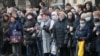 Зупинка громадського транспорту у Києві, 19 березня 2020 (REUTERS/Valentyn Ogirenko)