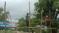 ရခိုင်ပြည်နယ် လေနဲ့မိုးဒဏ်ကြောင့် ဒုက္ခသည်တဲအိမ်တွေပျက်စီးပြီး အခက်အခဲကြုံနေကြ