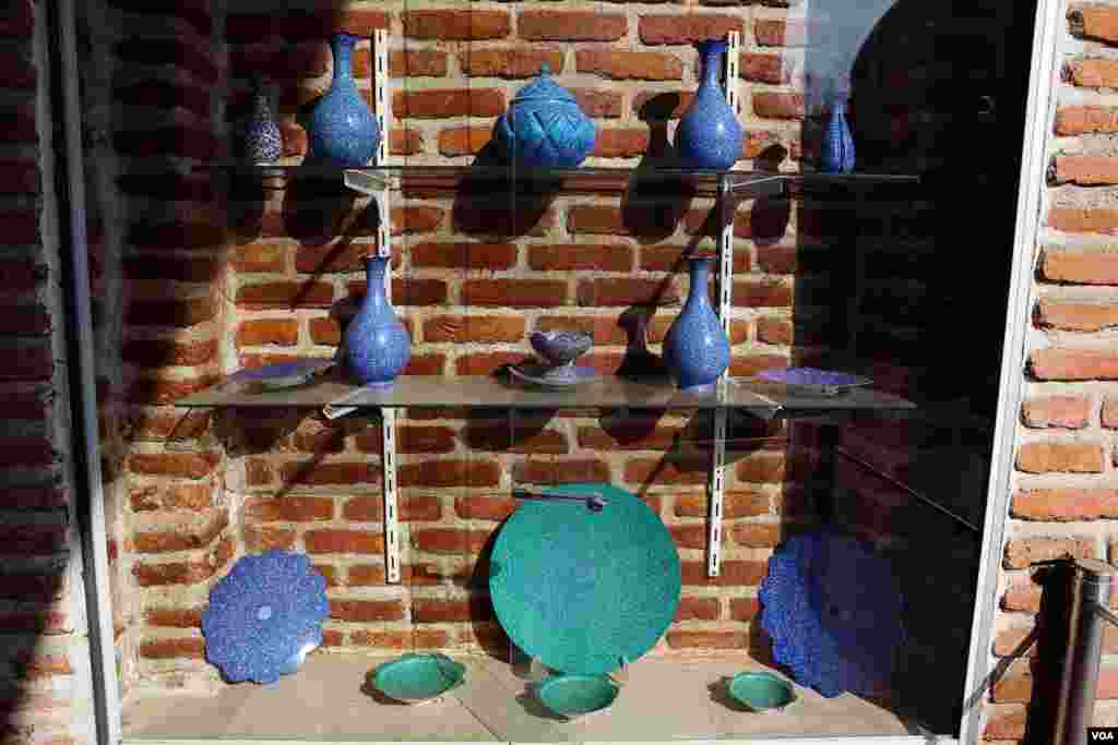 At the Blue Mosque's museum, vessels and dishes speak of the centuries of Persian influence in Armenia, an overwhelmingly Christian nation, Yerevan, Armenia, Feb. 25, 2013. (V. Undritz/VOA)