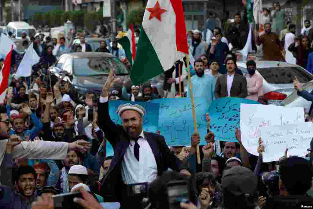 کراچی، لاہور، اسلام آباد، پشاور، کوئٹہ سمیت کئی دیگر شہروں میں احتجاجی ریلیاں بھی نکالی گئیں۔