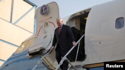 Rex Tillerson arrivant à l'aéroport international Benito Juarez, Mexico, le 22 février 2017. 