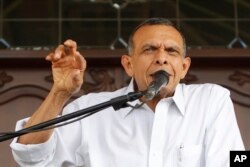 Honduras' former President Porfirio Lobo, holds a press conference in Tegucigalpa, Honduras, March 7, 2017.