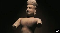 Patung The Mahabharata milik pemerintah Kamboja.