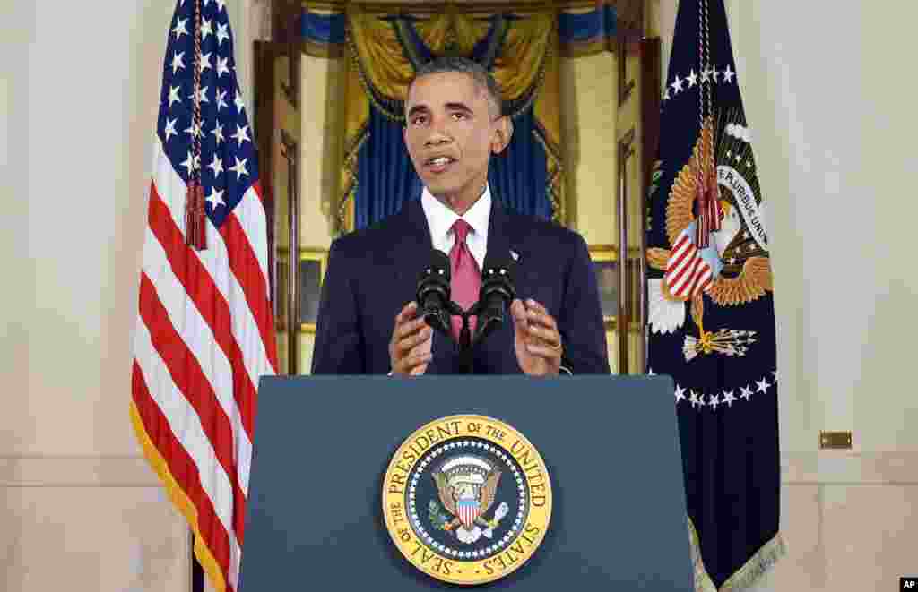 Presiden AS Barack Obama berbicara pada publik mengenai kampanye militer untuk "mendegradasi dan pada akhirnya menghancurkan" militan Negara Islam (ISIS), di Washington, (10/9). (AP/Saul Loeb)