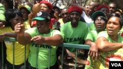 Some Harare residents said they saw people in a truck dropping anti-Mugabe fliers at the corner of Jason Moyo and First Street.