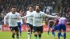 Liverpool met la pression sur Manchester United