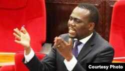 Zitto Kabwe, Mbunge wa ACT- Wazalendo akitoa hoja bungeni.