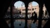 Plusieurs morts et blessés dans un attentat-suicide devant une mosquée au Pakistan