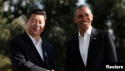 Presiden AS Barack Obama (kanan) akan membahas Suriah dengan Presiden China Xi Jinping di sela KTT G20, meskipun sikap China yang menentang serangan militer ke Suriah diperkirakan tidak akan berubah (foto: dok). 