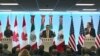 La ministre canadienne des Affaires étrangères Chrystia Freeland, à gauche, le secrétaire mexicain à l’économie Ildefonso Guajardo Villarreal, au centre, et le représentant américain au commerce Robert Lighthizer, lors d’une conférence de presse à Mexico le 5 mars 2018.
