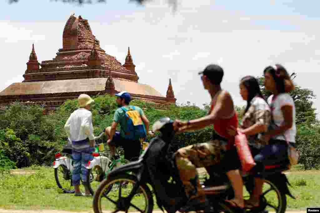 ငလျင်ဒဏ်သင့် ပုဂံဘုရားတစ်ဆူ