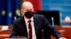 Kanselir Jerman Olaf Scholz menghadiri rapat kabinet di Berlin, 12 Januar 2022. (REUTERS/Hannibal Hanschke)