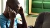 Un Nigérien au téléphone lors de la campagne électorale, à Niamey, le 22 février 2016.