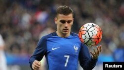 Antoine Griezmann au Stade de France lors d'un match amical entre la France et la Russie (29 mars 2016)