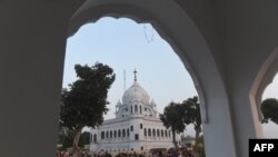 کرتار پور میں واقع گورودوارہ جو سکھوں کے لیے انتہائی مقدس جگہ ہے۔ (فائل فوٹو)