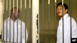 Terpidana mati kasus penyelundupan narkoba asal Australia Andrew Chan (kanan) dan Myuran Sukumaran (kiri) di penjara Bali (foto: dok).