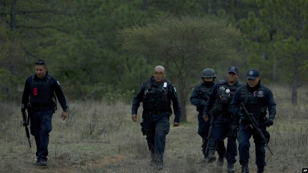 La DEA conjuntamente con la policía federal mexicana continúan investigando las causas del accidente en el que Jenni Rivera perdió la vida a los 43 años.