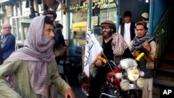 طالبان در اواخر سپتمبر توانستند برای مدت کمی در مرکز شهر کندز ظاهر شوند.