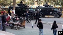Démonstration de force des autorités dans le centre de Kachgar, Xinjiang , Chine, le 5 novembre 2017. 