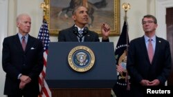 U.S. President Barack Obama (C) discusses administration plans to close the Guantanamo military prison while delivering a statement at the White House in Washington, Feb. 23, 2016. (REUTERS/Carlos Barria)