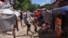 Tenda-tenda warga Haiti yang mengungsi akibat kekerasan geng tampak di sebuah kamp pengungsi di ibu kota Port-au-Prince. 