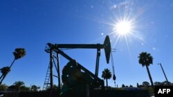 Kampuni ya uchimbaji mafuta West Texas Intermediate (WTI) katika Jimbo la California.