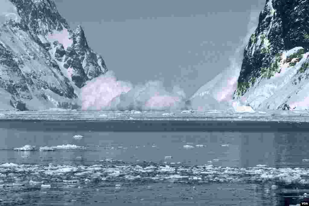 Avalanche in the Lemaire Channel. (Ron Naveen/ OCEANITES)