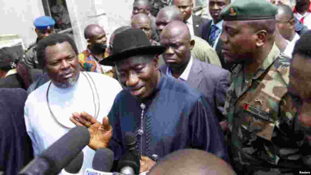 Nigeria's President Goodluck Jonathan speaks to the media during a visit to This Day newspaper in Abuja April 28, 2012.