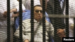 Penundaan pengadilan atas mantan Presiden Mesir Hosni Mubarak menimbulkan keraguan soal penegakan keadilan (foto; dok). 