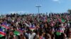 Maelfu ya wakazi wa Namibia waliohudhuria mazishi ya Rais Hage Geingob, kwenye bustani ya Heroes Acre mjini Windhoek.