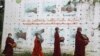 ကိုဗစ်ကပ်ရောဂါကြား ကိုရင်များဆွမ်းခံကြွနေပုံ။ ဂျူလိုင် ၁၅၊ ၂၀၂၁။