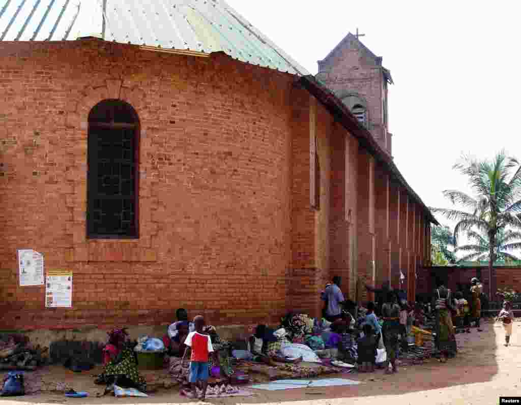 Internally displaced people escaping violence take shelter at Saint Paul's Church, Bangui, Central African Republic, Dec. 17, 2013.