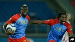 Bokila et Mbokani célèbrent le but des Congolais, Bata, 31 janvier 2015