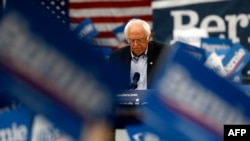 Senator Vermont Bernie Sanders, salah satu bakal calon presiden dari Partai Demokrat, dalam sebuah kampanye di Detroit, Michigan, 27 Oktober 2019. Sanders menangguhkan kampanye nominasi capresnya.