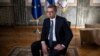 ARHIVA - Predsednik Srbije Aleksandar Vučić tokom intervjua za agenciju Rojters, 11. juna 2020. (Foto: Reuters/Marko Đurica)