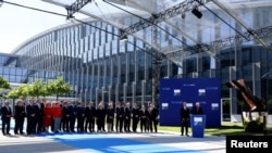 Presiden AS Donald Trump menyampaikan sambutan dalam pembukaan KTT NATO di markas besar baru mereka di Brussels, Belgia, 25 Mei 2017.