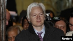WikiLeaks founder Julian Assange leaves the Supreme Court at the end of the second day of his extradition appeal, London, February 2, 2012.