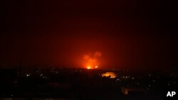 Serangan udara oleh Israel tampak di Kota Gaza, Senin, 24 Februari 2020. 