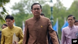 Perdana Menteri Thailand Prayuth Chan-ocha, tengah, di Bangkok, Thailand, Selasa, 1 September 2015. 
