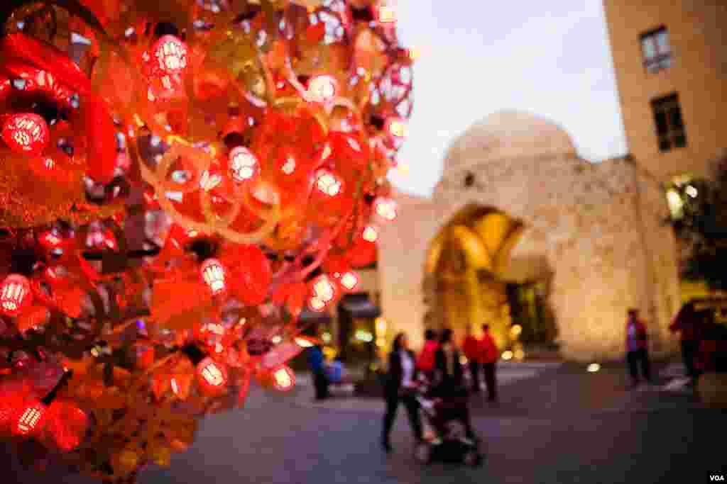 Christmas decorations outside the ancient tomb of a sheik in old Beirut. Lebanon, December 2012. (VOA/V.Undritz)