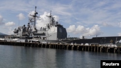 Kapal penjelajah peluru kendali USS Shiloh saat berlabuh di Subic Bay, sebelah utara Manila, Filipina, 30 Mei 2015. (Foto: dok).