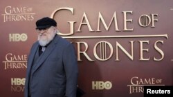 Le co-réalisateur George R.R. Martin dans la première saison de HBO's "Game of Thrones" 