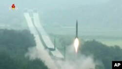 북한 조선중앙방송(KRT)이 지난해 9월 공개한 탄도미사일 발사 장면 (자료사진)
