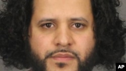 Mufid Elfgeeh asal Rochester, New York,
